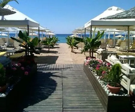 Kostas Beach Apartment *