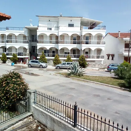 Kostas Beach Nea Plagia
