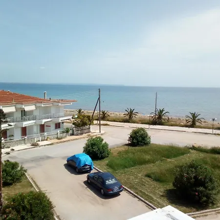 Kostas Beach Apartment *