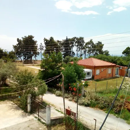 Kostas Beach Apartment *