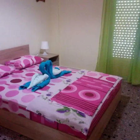 Kostas Beach Apartment *