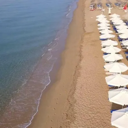 Kostas Beach Apartment *
